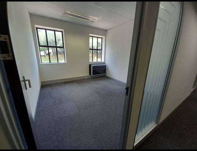 631M² OFFICE TO LET IN BRYANSTON